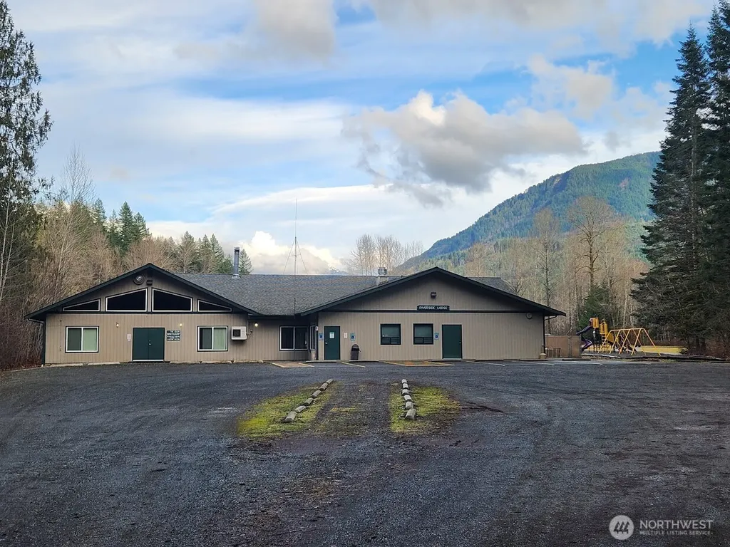 86 Goldrush Road Deming WA 98244
