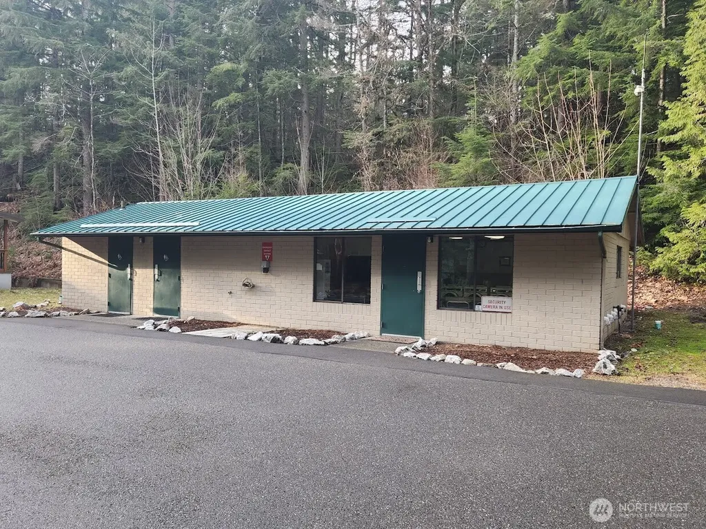 86 Goldrush Road Deming WA 98244