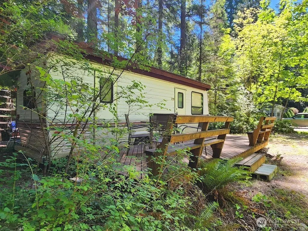 86 Goldrush Road Deming WA 98244