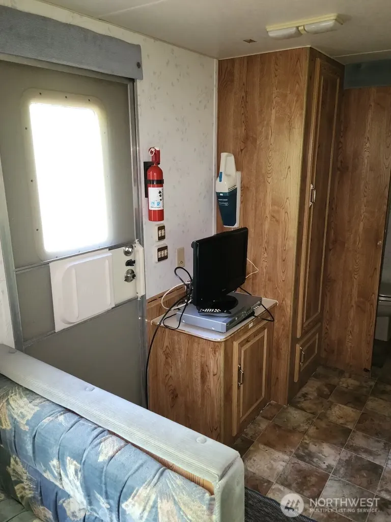 86 Goldrush Road Deming WA 98244