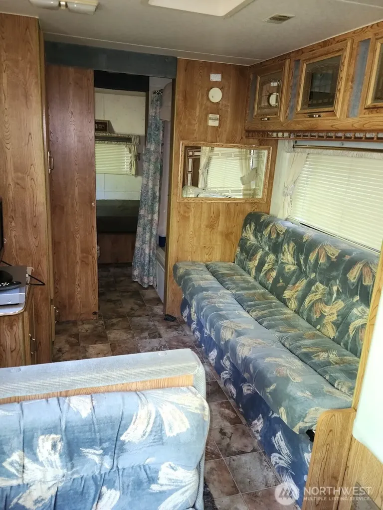 86 Goldrush Road Deming WA 98244