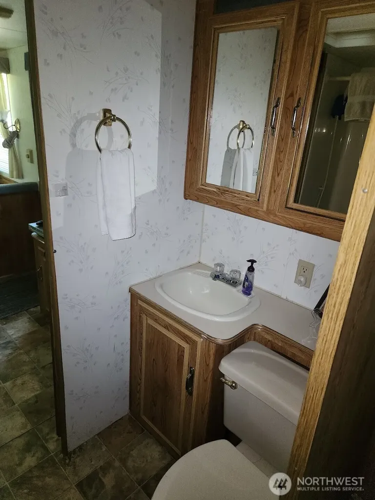 86 Goldrush Road Deming WA 98244