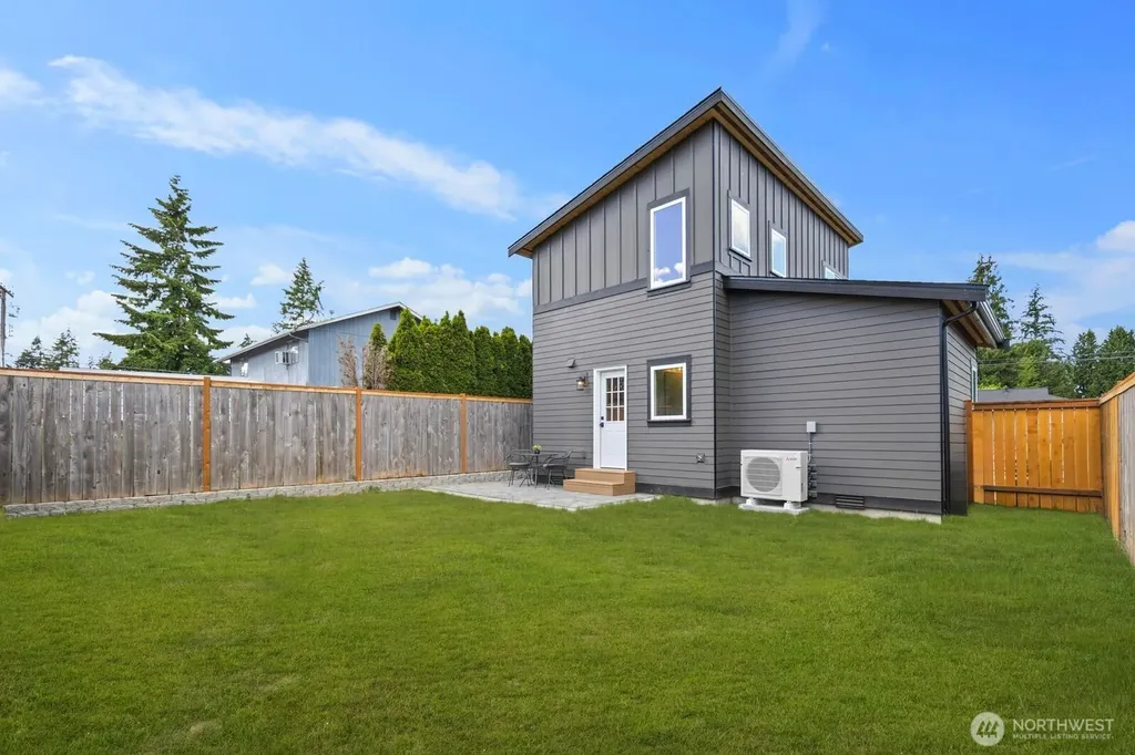 15701 117th Avenue SE Renton WA 98058