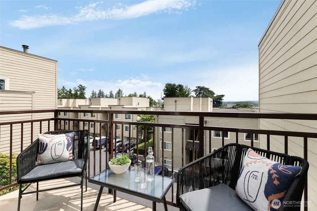 5824 NE 75th Street Seattle WA 98115
