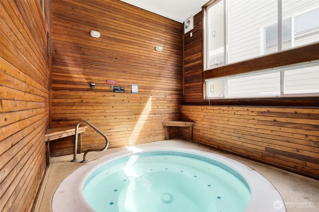 5824 NE 75th Street Seattle WA 98115