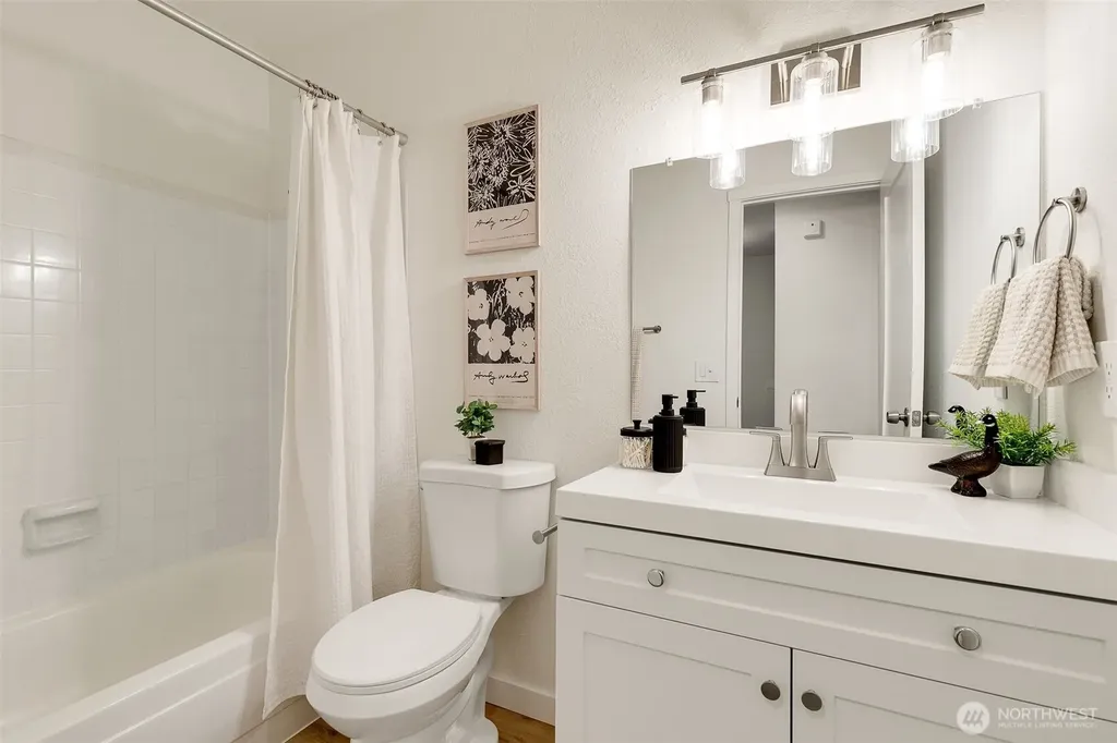 5824 NE 75th Street Seattle WA 98115