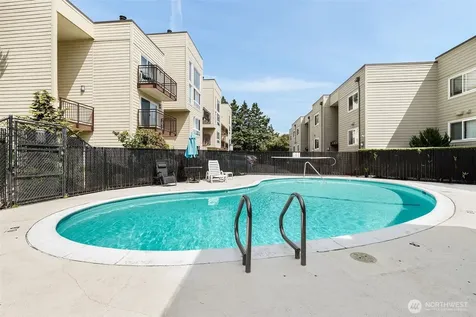5824 NE 75th Street Seattle WA 98115