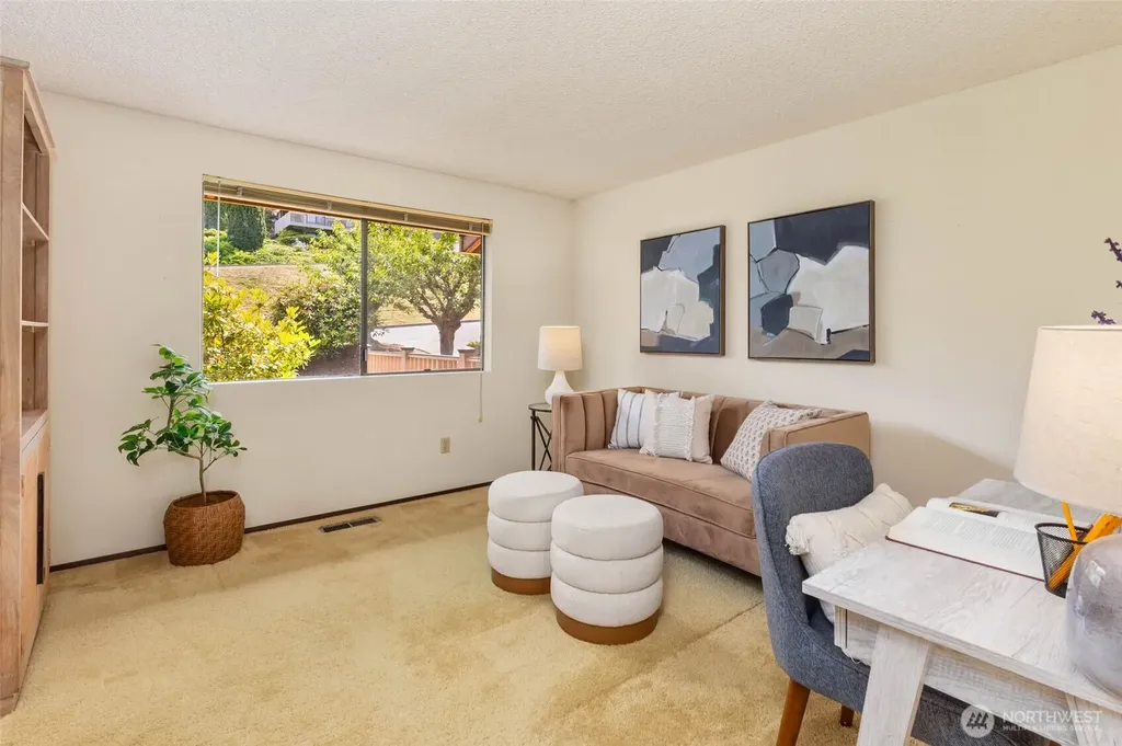 14724 SE 49th Street Bellevue WA 98006