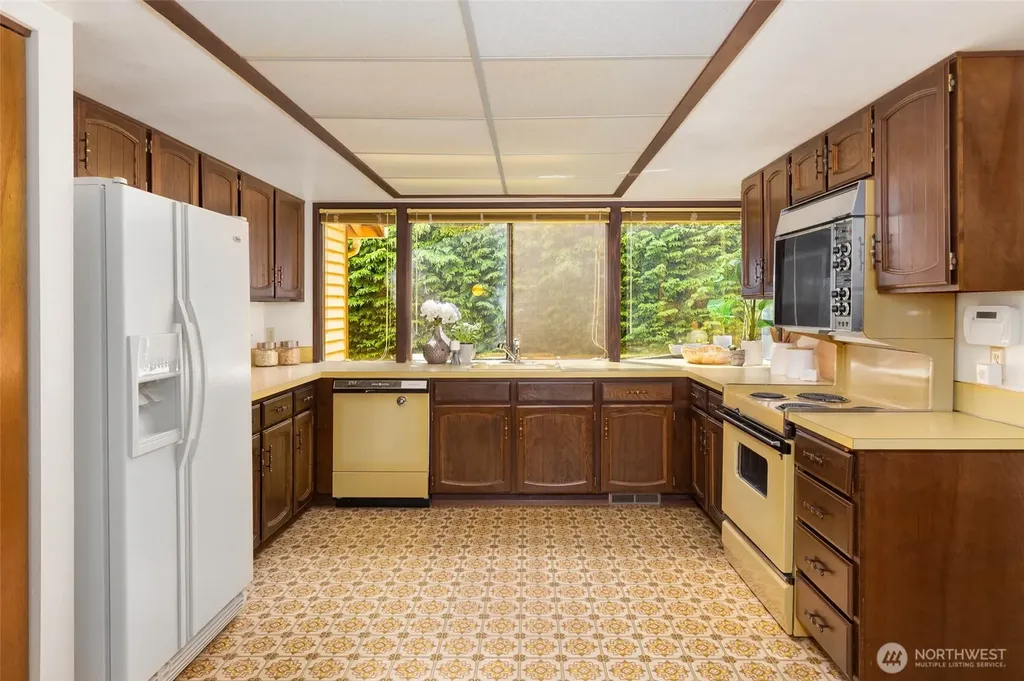 14724 SE 49th Street Bellevue WA 98006