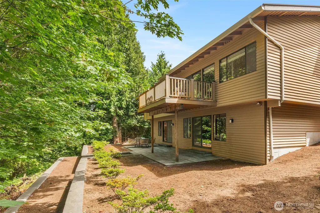 14724 SE 49th Street Bellevue WA 98006