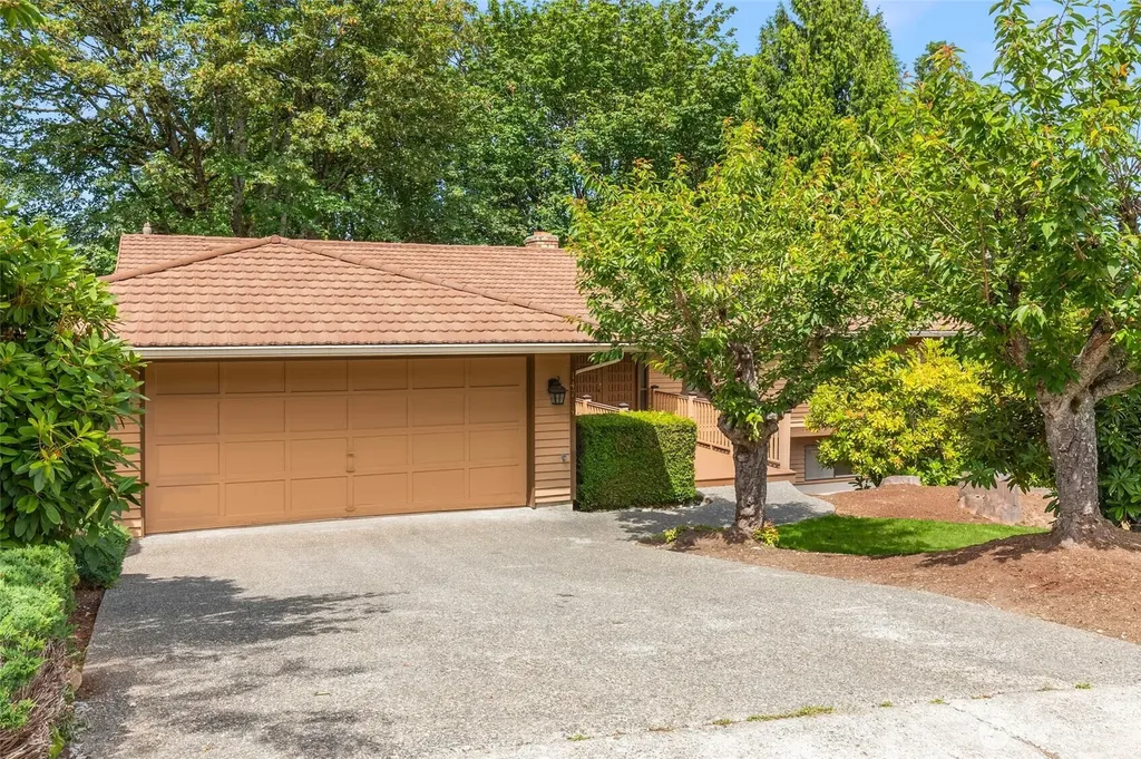 14724 SE 49th Street Bellevue WA 98006