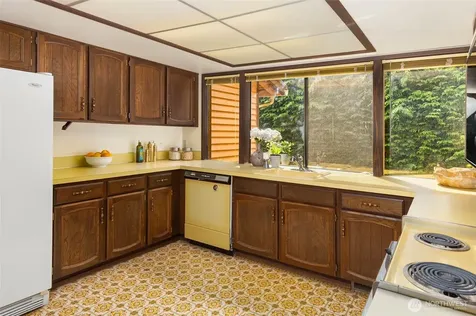 14724 SE 49th Street Bellevue WA 98006