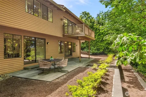 14724 SE 49th Street Bellevue WA 98006