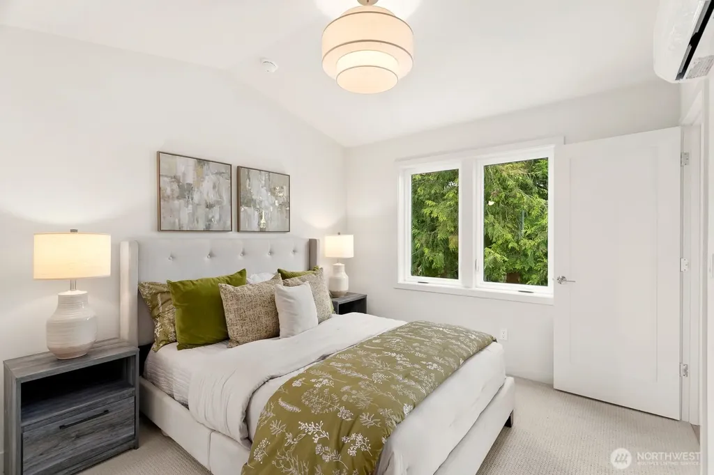 2815 W Bertona Street Seattle WA 98199