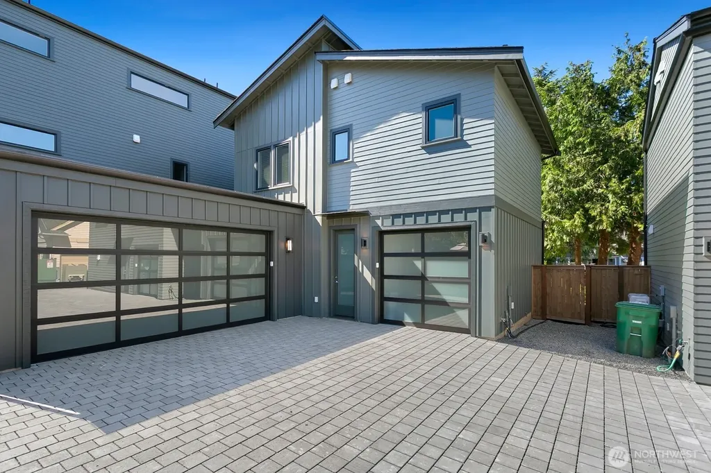 2815 W Bertona Street Seattle WA 98199