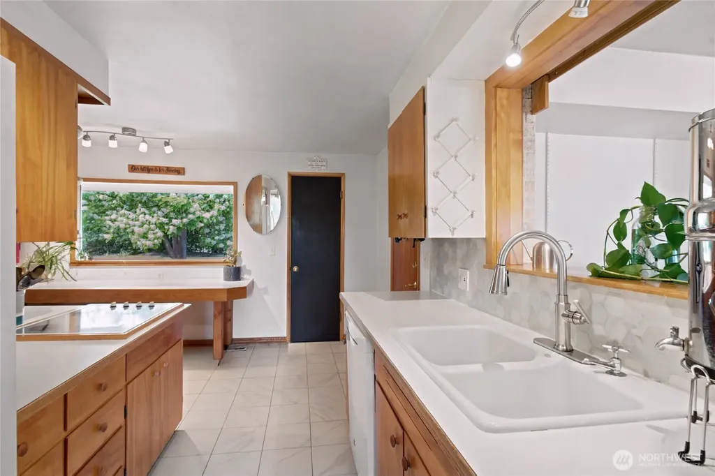 1903 Deerpath Drive Oroville WA 98844