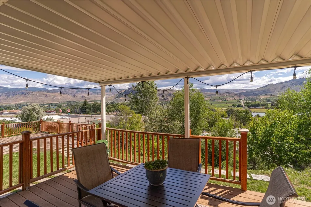 1903 Deerpath Drive Oroville WA 98844