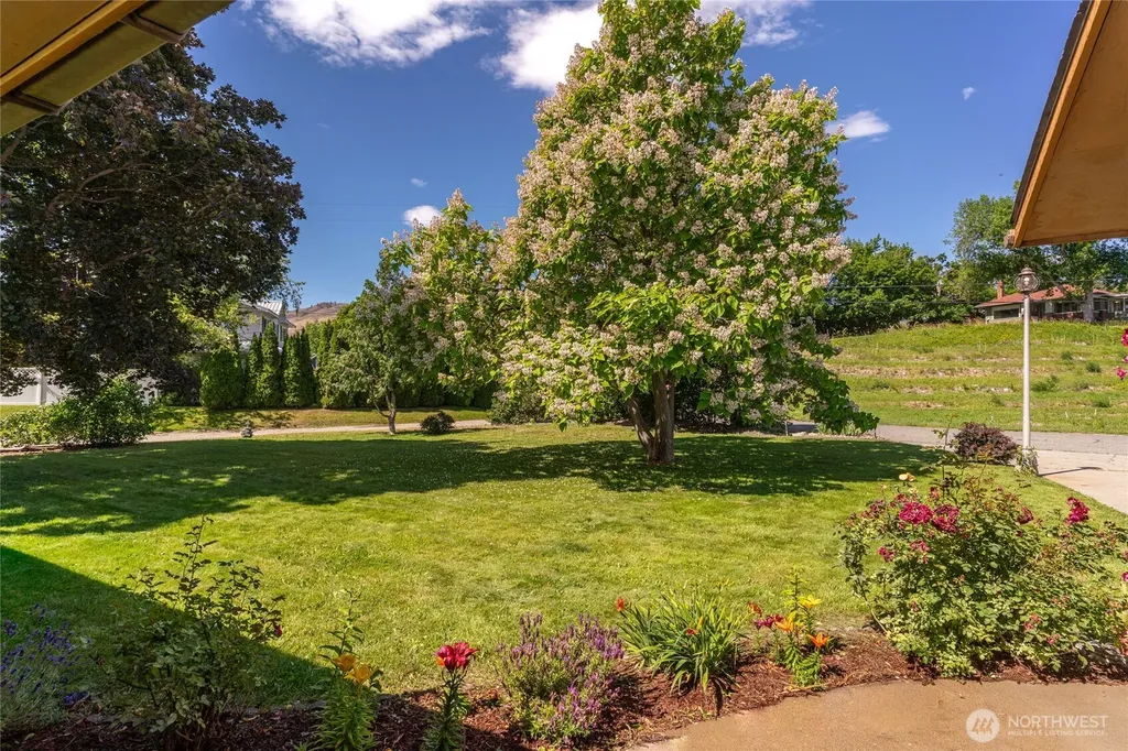 1903 Deerpath Drive Oroville WA 98844