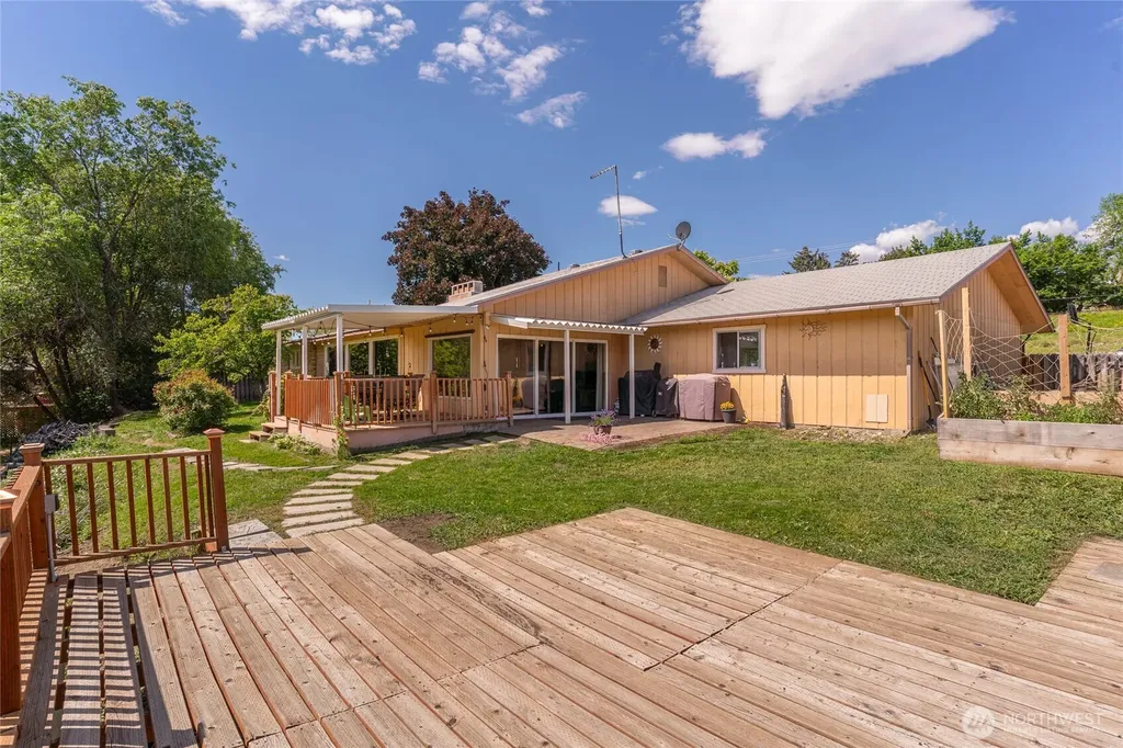 1903 Deerpath Drive Oroville WA 98844