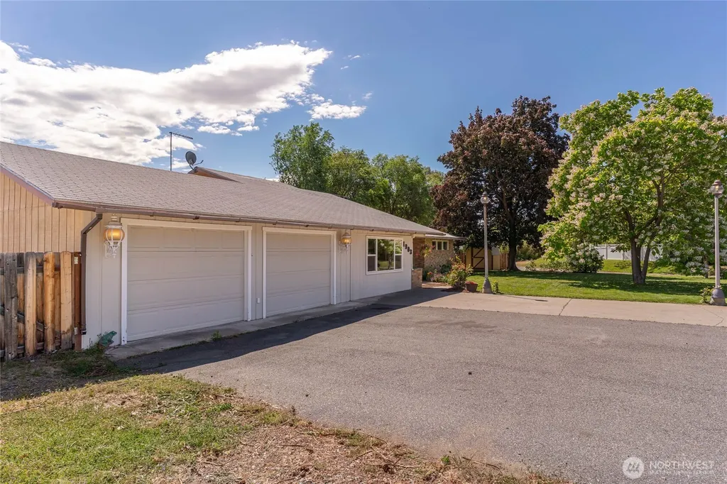 1903 Deerpath Drive Oroville WA 98844
