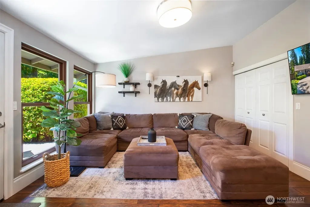 1905 216th Avenue SE Sammamish WA 98075