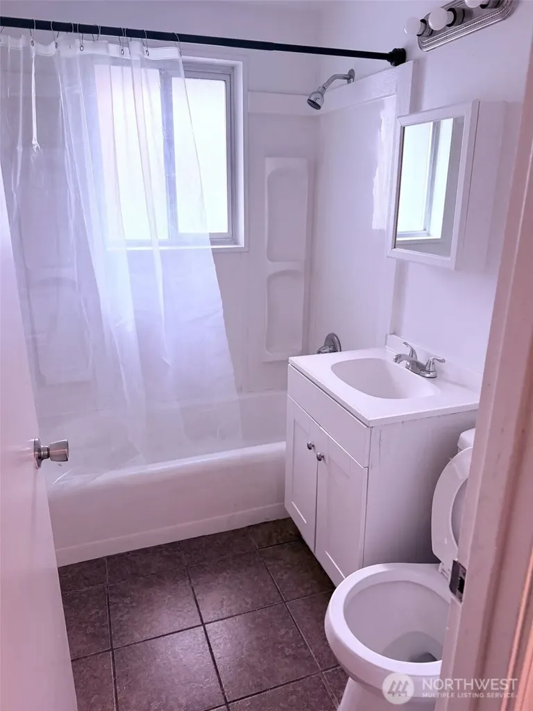 16421644 120th Street S Tacoma WA 98444