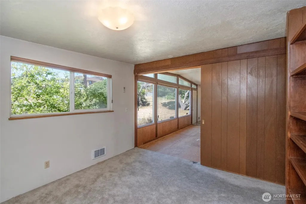 1027 W Ninth Street Port Angeles WA 98363