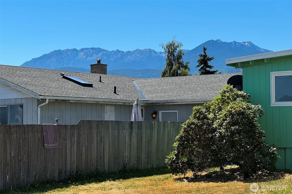 1027 W Ninth Street Port Angeles WA 98363