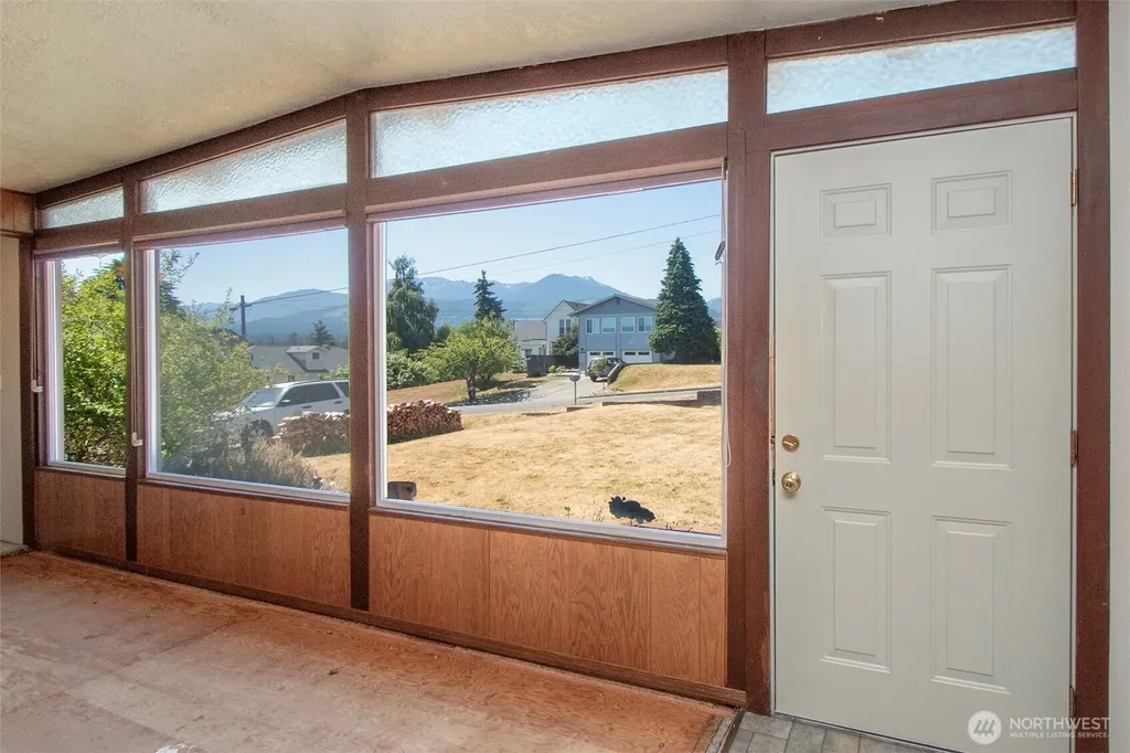 1027 W Ninth Street Port Angeles WA 98363