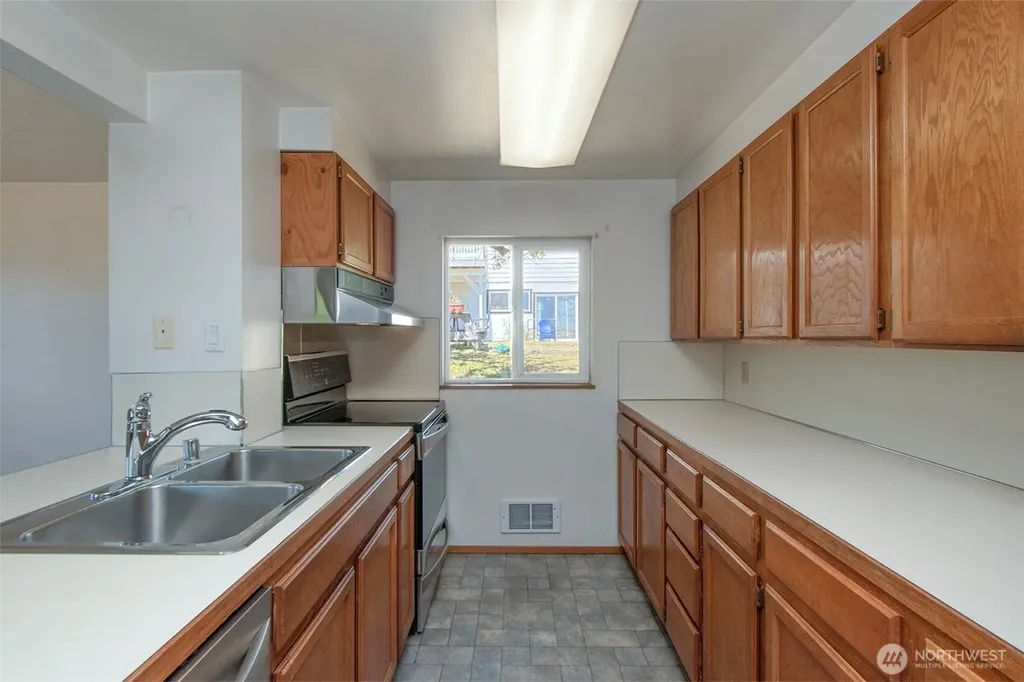 1027 W Ninth Street Port Angeles WA 98363