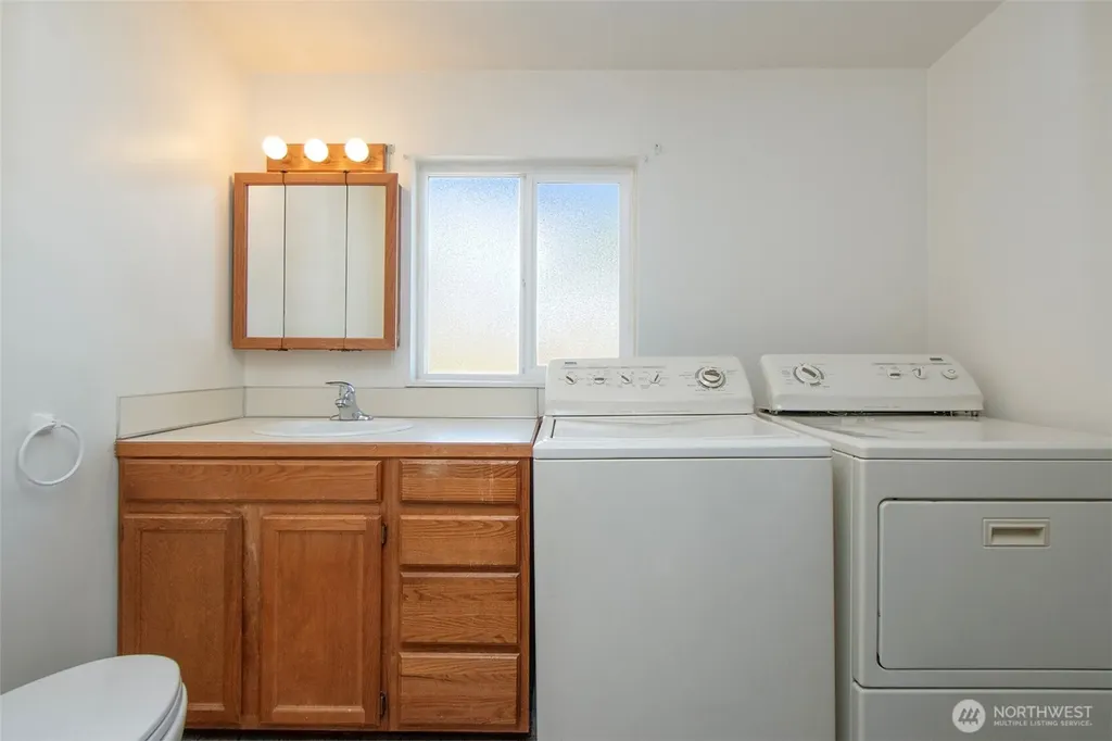 1027 W Ninth Street Port Angeles WA 98363
