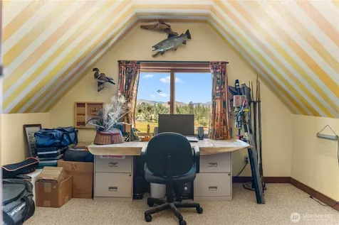 195 Twin Lakes Road Winthrop WA 98862