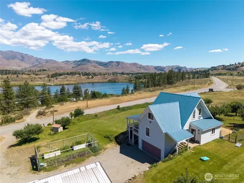 195 Twin Lakes Road Winthrop WA 98862