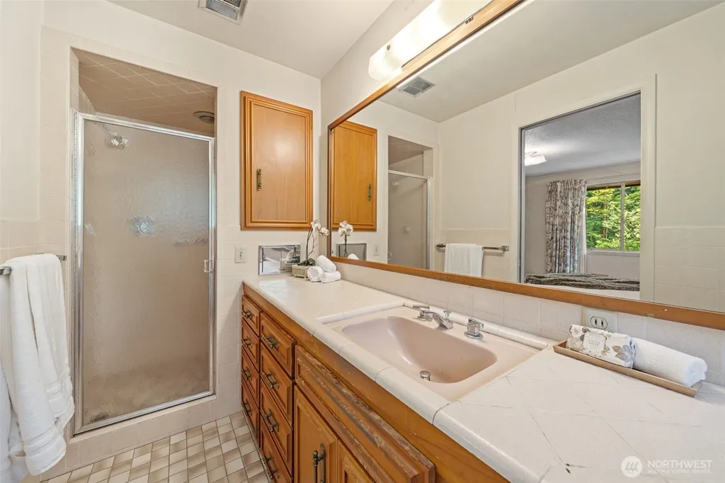 3630 122nd Place NE Bellevue WA 98005