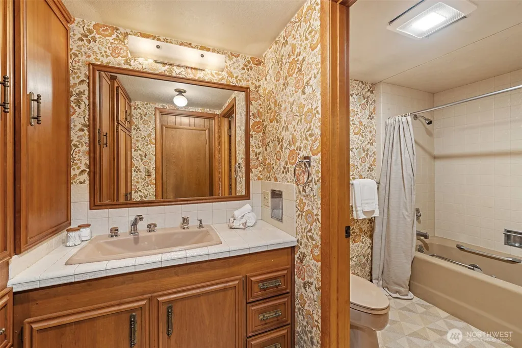 3630 122nd Place NE Bellevue WA 98005
