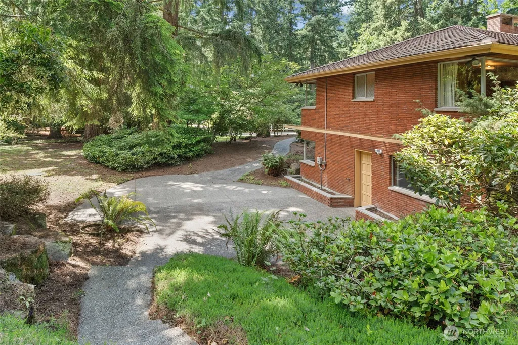 3630 122nd Place NE Bellevue WA 98005