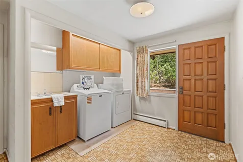 3630 122nd Place NE Bellevue WA 98005