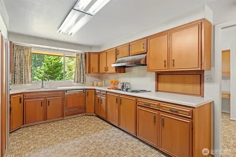 3630 122nd Place NE Bellevue WA 98005