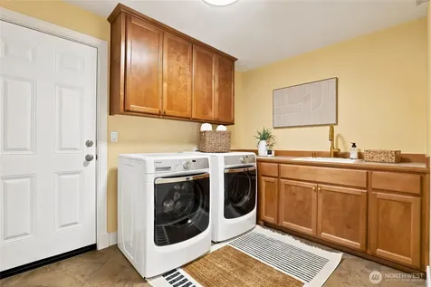 3054 205th Court NE Sammamish WA 98074