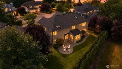 3054 205th Court NE Sammamish WA 98074