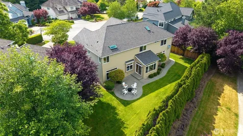 3054 205th Court NE Sammamish WA 98074