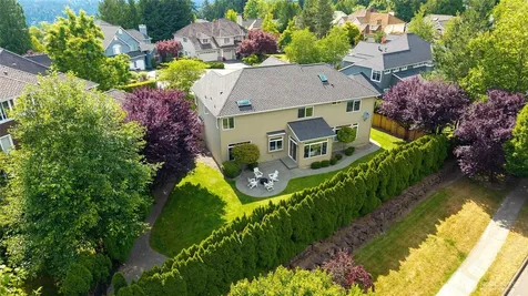 3054 205th Court NE Sammamish WA 98074