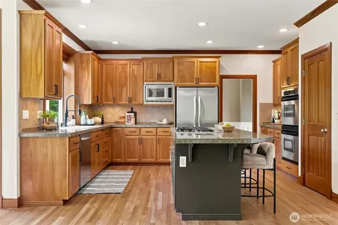 3054 205th Court NE Sammamish WA 98074