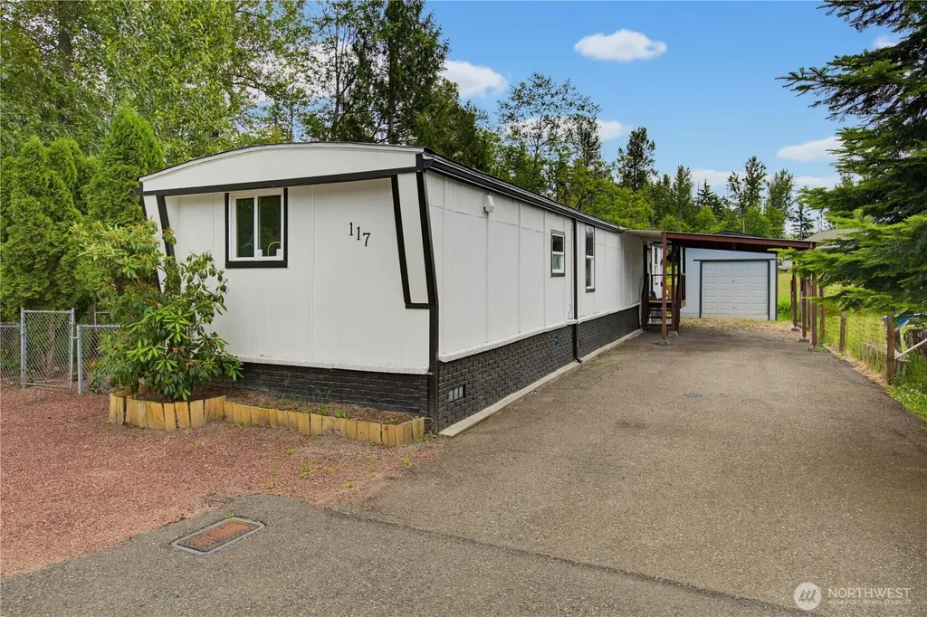 31108 3rd Avenue Black Diamond WA 98010