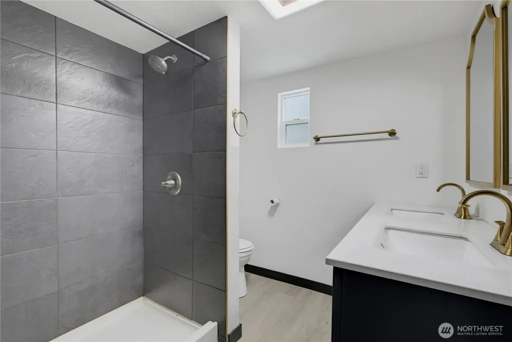 31108 3rd Avenue Black Diamond WA 98010