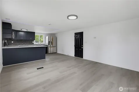 31108 3rd Avenue Black Diamond WA 98010