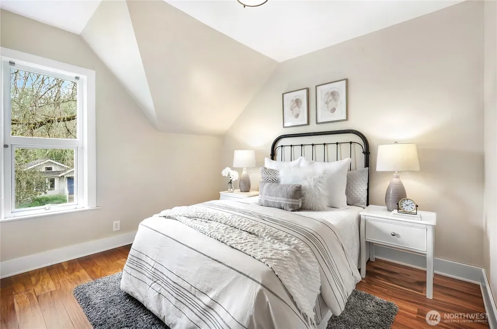 1606 22nd Avenue Seattle WA 98122