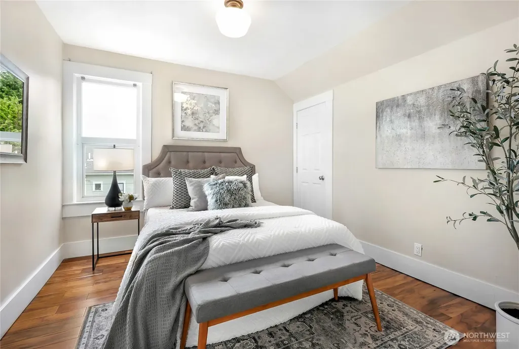 1606 22nd Avenue Seattle WA 98122