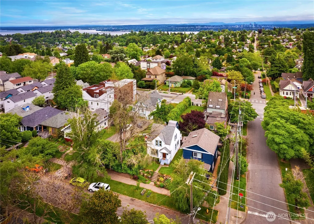 1606 22nd Avenue Seattle WA 98122