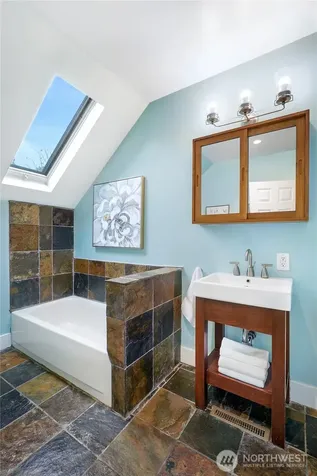 1606 22nd Avenue Seattle WA 98122